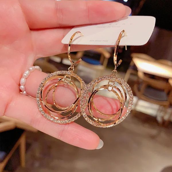 Geometric multi-layered round earrings