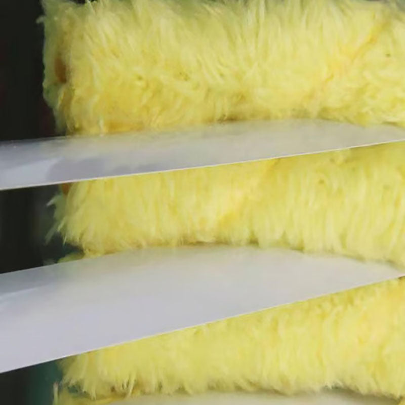 Multi-purpose cleaning brush - suitable for blinds and tracks