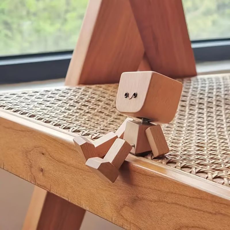 Wooden puppet ornaments with changing expressions