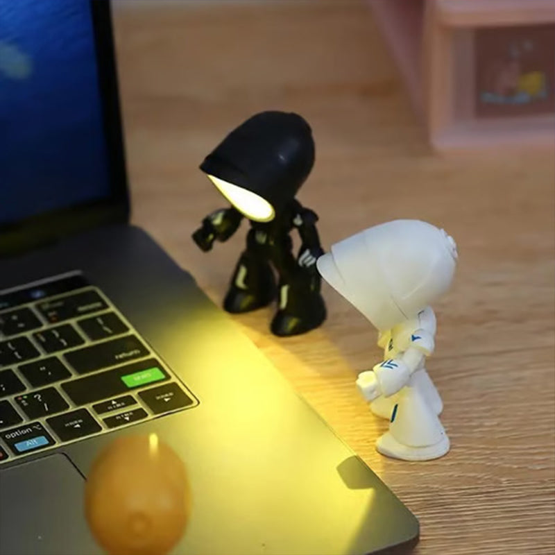 Companion Desk Lamp – A Cute Yet Solitary Robot Design