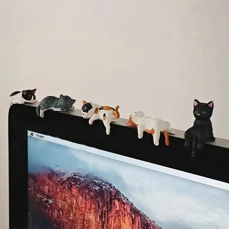Miniature desktop animal figurine set