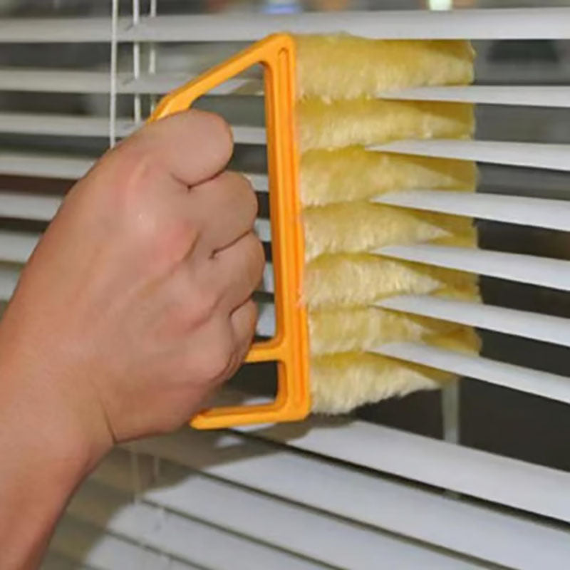 Multi-purpose cleaning brush - suitable for blinds and tracks