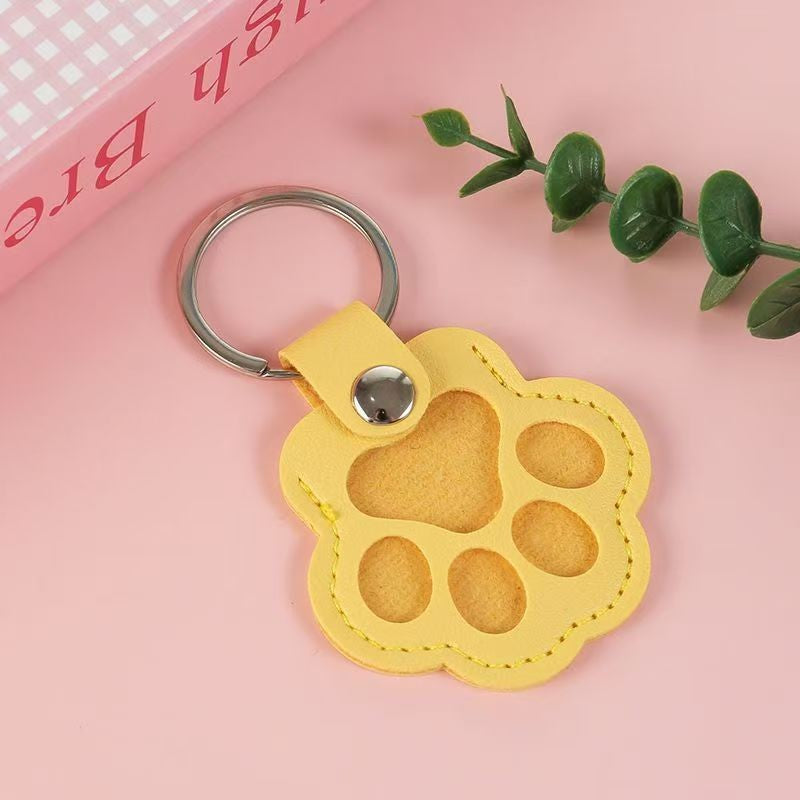 🐾Pet Paw Shaped Leather Keychain