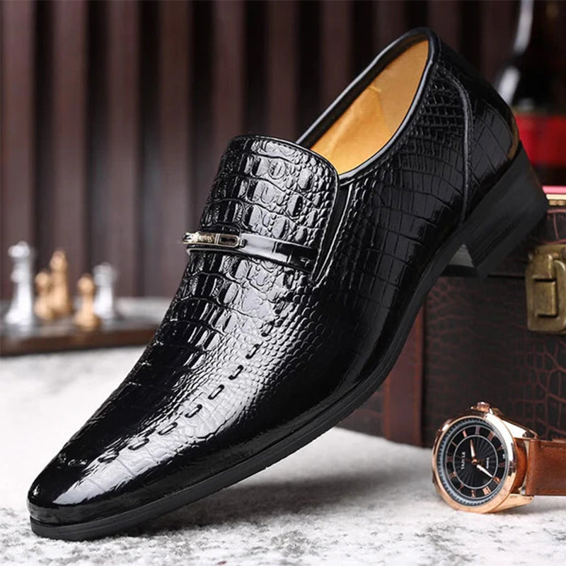Comfortable and luxurious men's leather shoes
