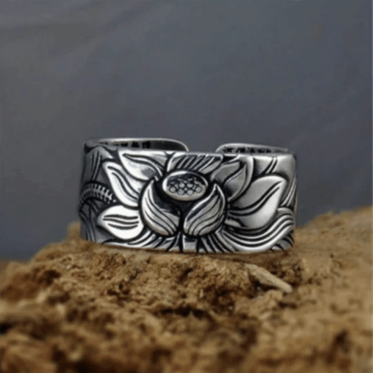 Positive Thoughts Lotus Pattern Ring