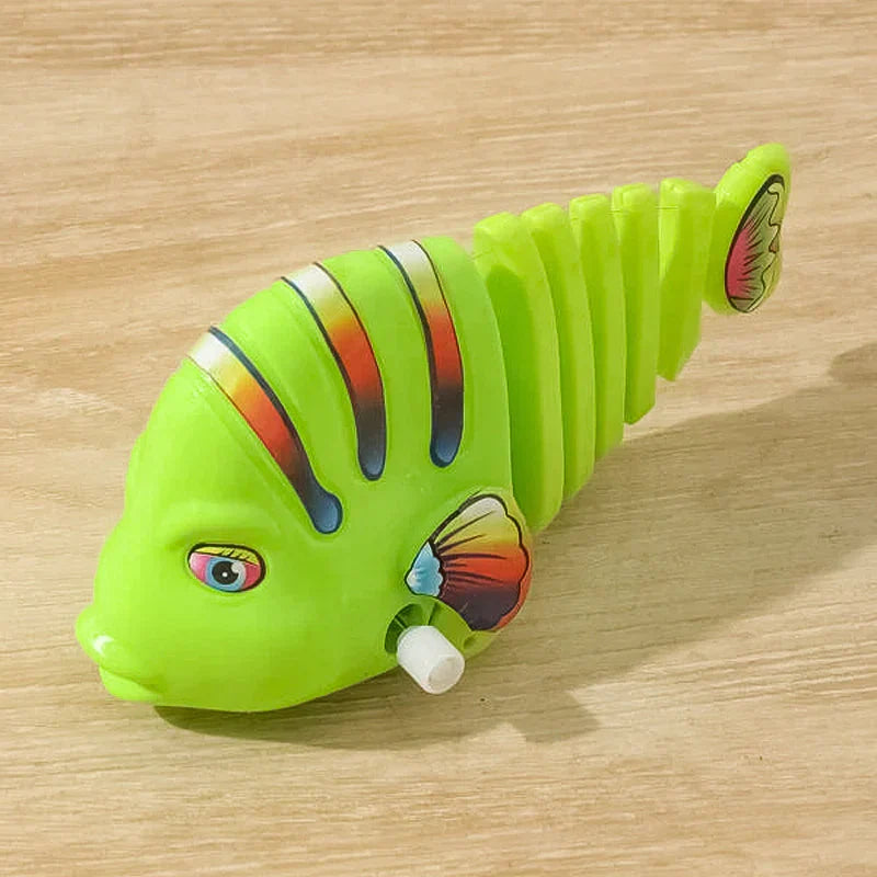 Kugel and Swinging Cartoon Fish Toys（Random Color）