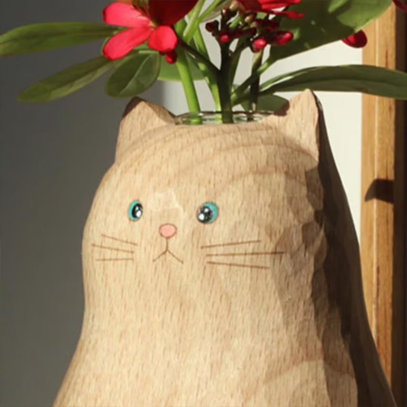 Resin cat heart vase