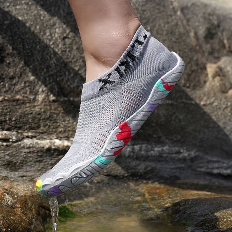 Water and land anti-cut and anti-stab quick-drying sports shoes