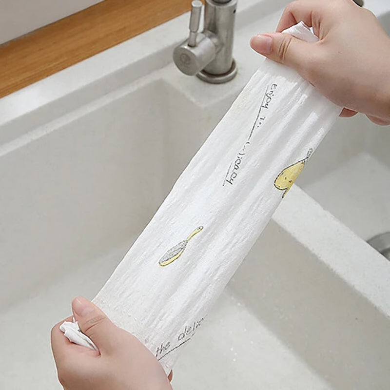 Dry and wet dual-use tearable cleaning cloth
