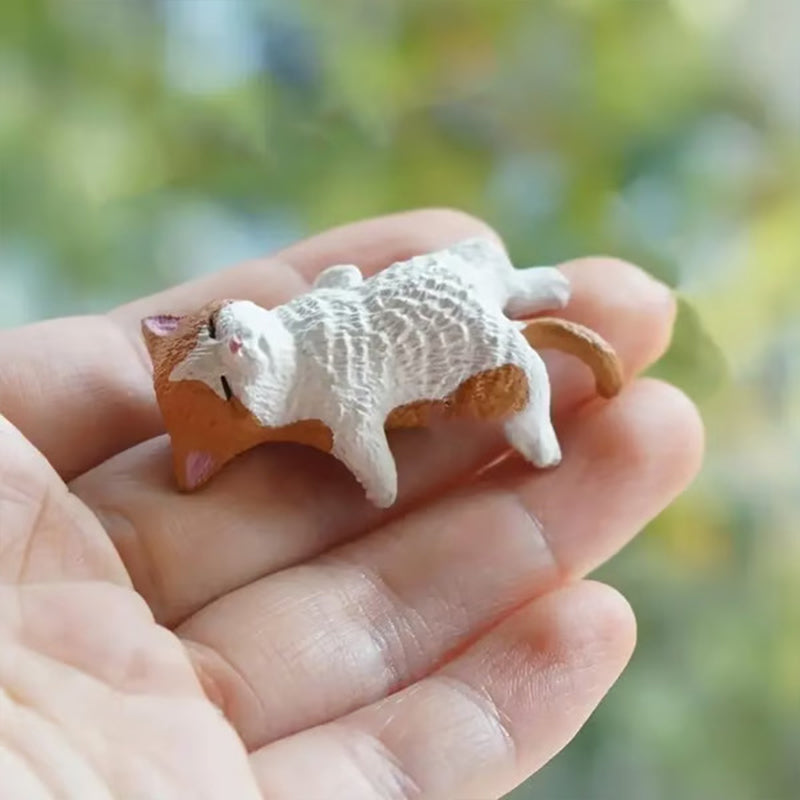 Miniature desktop animal figurine set