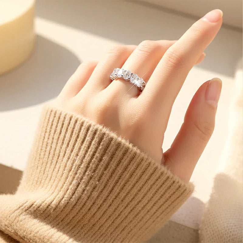 Sparkling Zircon Ring