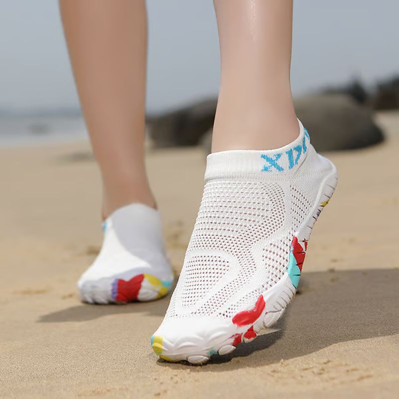 Water and land anti-cut and anti-stab quick-drying sports shoes