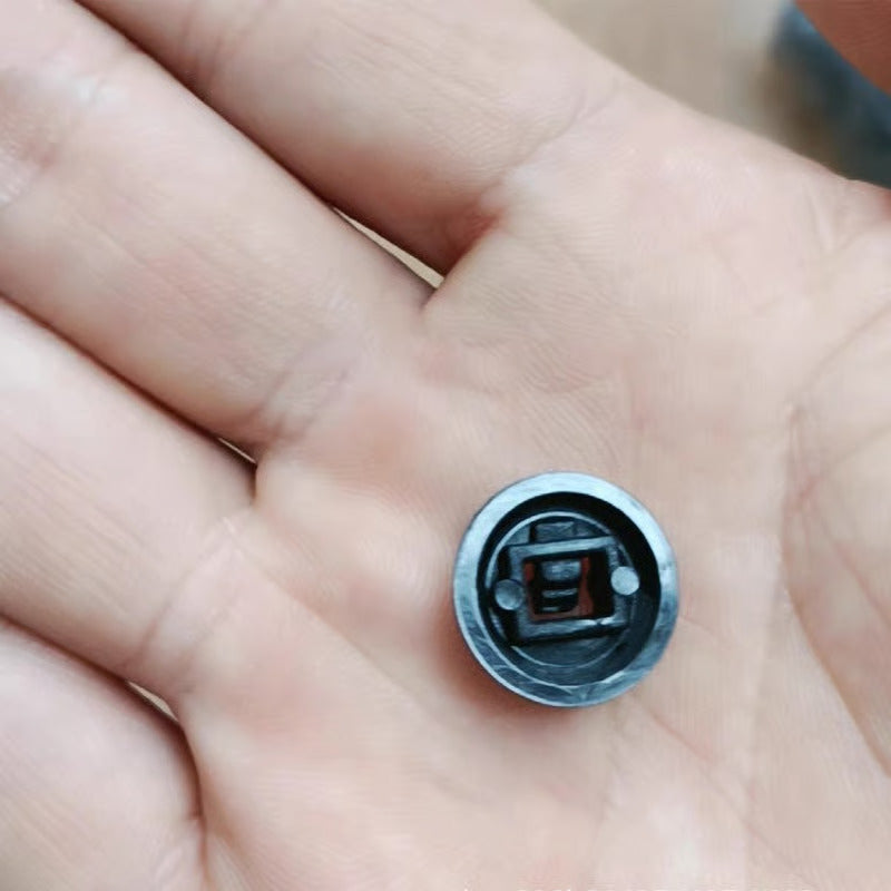 Universal nylon cable tie buckle for automobiles