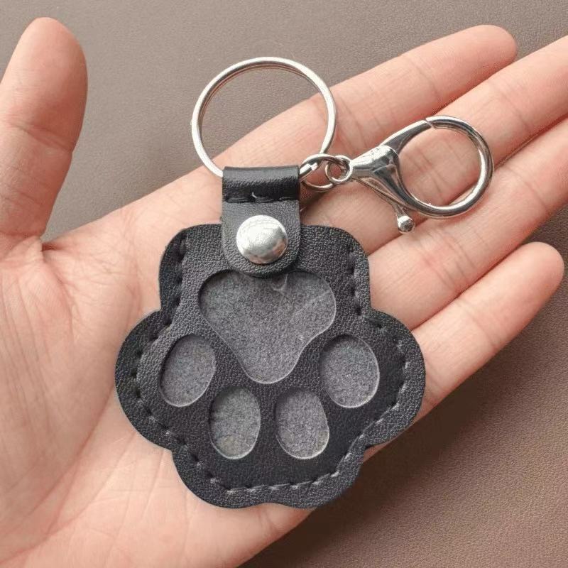 🐾Pet Paw Shaped Leather Keychain