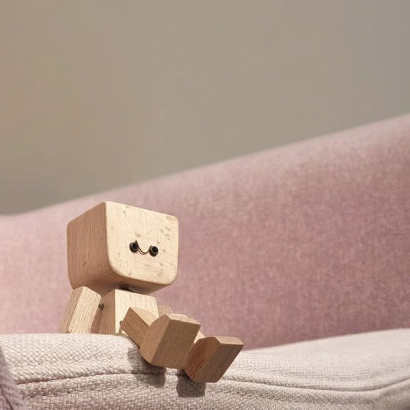 Wooden puppet ornaments with changing expressions