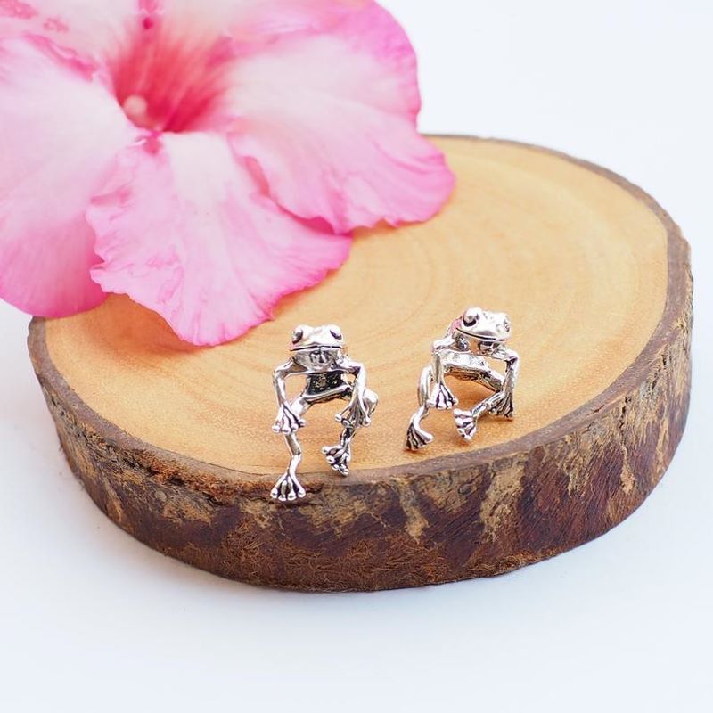 🔥BUY 1 GET ONE FREE🔥 Two Way Frog Earrings