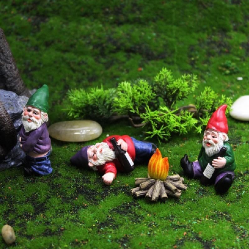 Garden dwarf ornaments