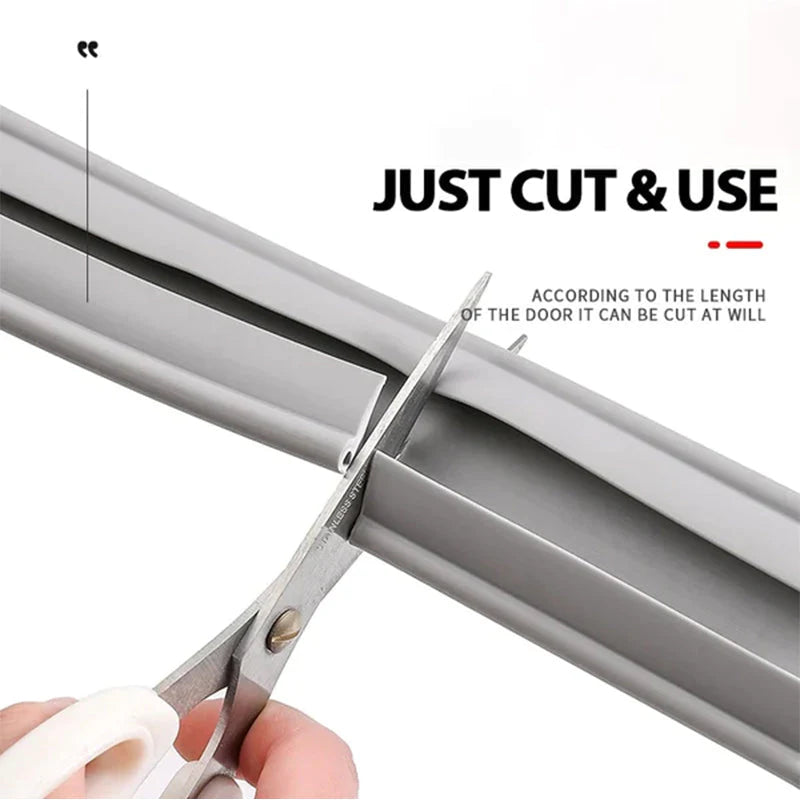 Sealing strip for the bottom of the door