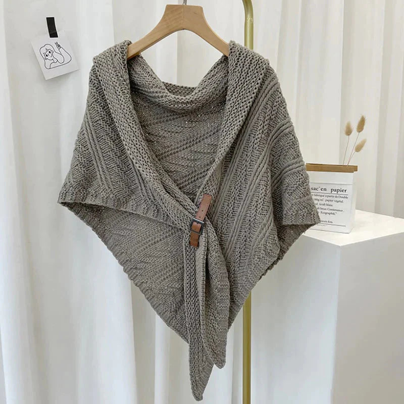 TRIANGLE KNITTED SHAWL WITH LEATHER BUCKLE